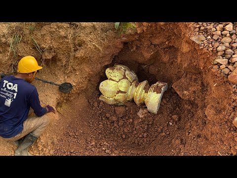 We Discovered Buried Shocked The Whole World❌ [ Strange Treasure Hunt By Metal Detector ]
