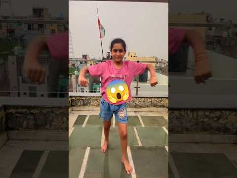 Gunnu or mummy kaise masti ker re hai #funny #youtubeshorts #shorts