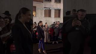 Recap of #MFW 📸💙 la signora alla finestra mi spezza 🤣🤣🤣 #milanofashionweek #elettralamborghini