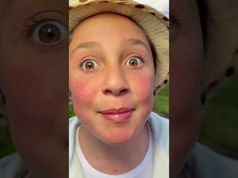 Mi mamá me mandó a recoger moras de noche ☺️ pate1