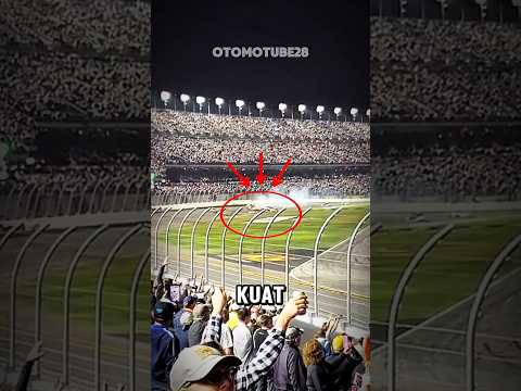 Insiden Kecelakaan Tertragis di Nascar ๐ #shortvideo #nascar #nascarcrashes #nascardriver #otomotif