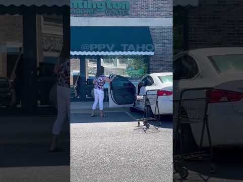 Karen confronts woman for shoplifting at Belks