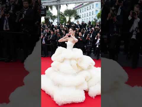 Vạn Thiên Huệ - Idol mạng Trung Quốc - cả gan "phá luật" tại LHP Cannes 2025 #fashion