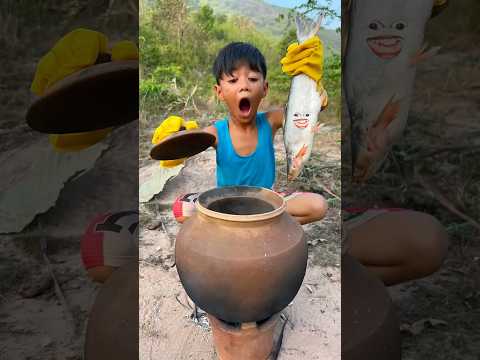 The guy shows SURVIVAL skills #survival #bushcraft #outdoors #lifehack #camping
