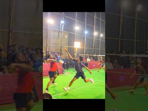 রেকেট ভেঙে যাওয়ার পরে দারুণ একটা র্যেলি হলো #shuttlershubho #badmintonmatch #trickshots #smash