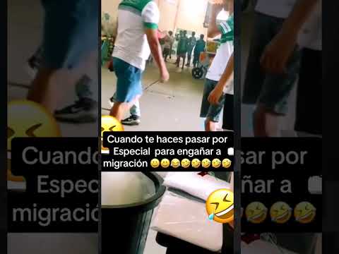 Se las ingenio para poder pasar #memes #funnymomment