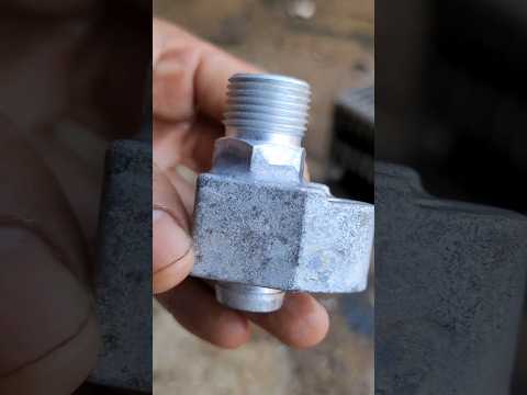 Car air conditioner parts are recycled.