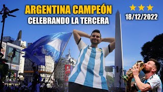 Celebrando la obtención de la copa mundial de futbol en Argentina