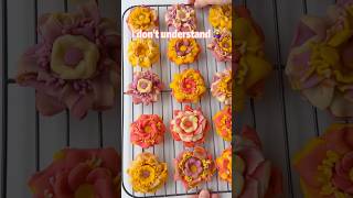 I made these flower cookies with a play Doh toy~ 🌸🌺🌹🌻