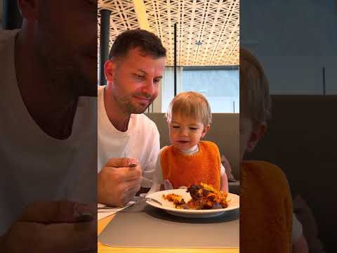 Questa volta si è addormentato a tavola😍😂🤣 #family #video #funny #comedy #viral