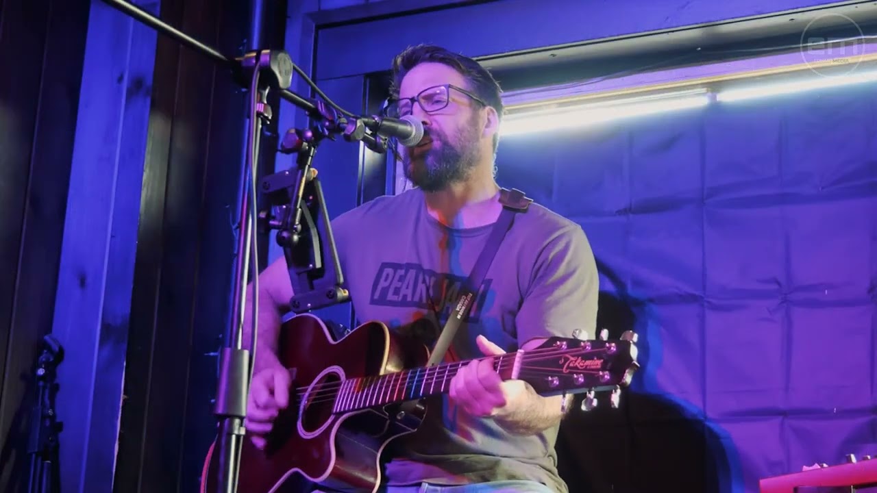 I Won't Back Down - Tom Petty And The Heartbreakers (Craig Edhart Cover live at Jimmy Jazz Studio)