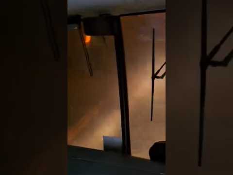 Impressionante! 😱Motorista de ônibus grava vídeo de chuva de granizo em Araucária/PR!