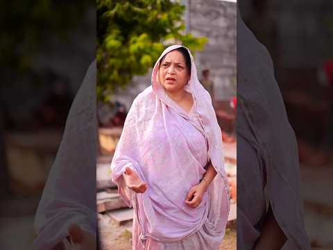 Introducing the "VitalWear SmartBand," a next-generation wearable gadget🎉