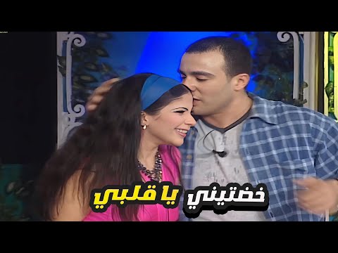 احمد السقا بيراضي منى زكي على المسرح راح باسها 😂 خضتيني يا حبيبتي