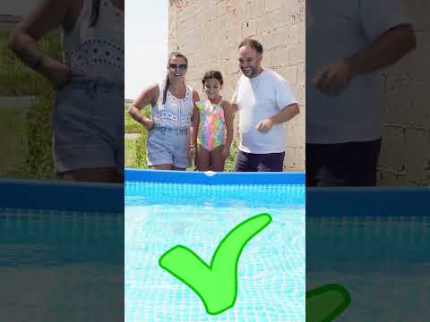 Galleggia o affonda in piscina🤣🤣#challenge #shortsvideo #funny #family #comedy #perte #comedy #memes