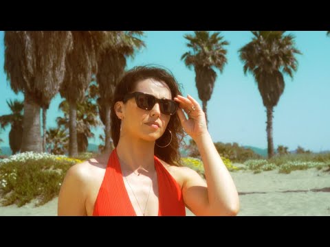 Grossover - Rio de Janeiro ft. Beatriz Villar (Official Video)
