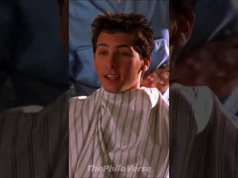 Extrait Malcolm VF - Reese passe chez le coiffeur de l'armée  #pourtoi #shorts #series #malcolm