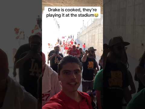 They’re playing Kendrick at the MLB now 🤣 #kendricklamar #drake #notlikeus #mlbb #fypシ゚viral