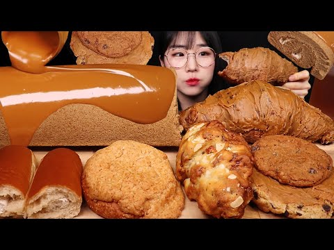 모카로투스케이크 대왕크루아상 초콜릿칩쿠키 소보로 빵 먹방 Mocha lotus biscoff Cake & Bread MUKBANG ASMR