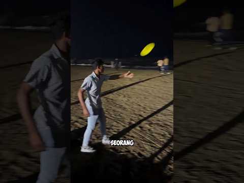 Bermain bumerang di malam hari #shortvideo #shorts