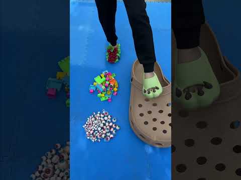 Dép khổng lồ | Dép con mắt và dép chùm nho siêu ngầu 🍇🍇#shorts