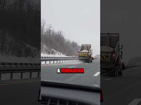 Por que estão jogando isso na estrada? 😨