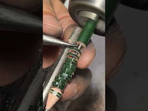 Pencilplay #woodturning#woodturner#pencilsharpener#greenwoodworking#woodcraft #Pencil #木工旋盤 #木工