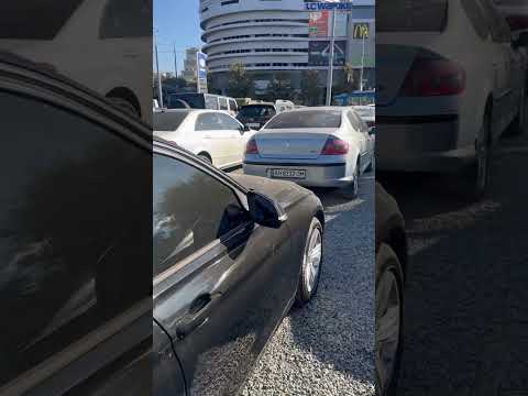 Как выбросить мусор в мусорное ведро😅