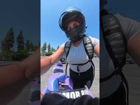 Good start to the first day of school #bikerchic #school #motovlog #amorrides