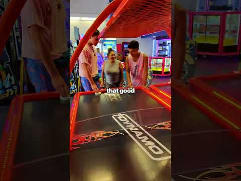 Trying To 2v2 Strangers In Air Hockey⚡