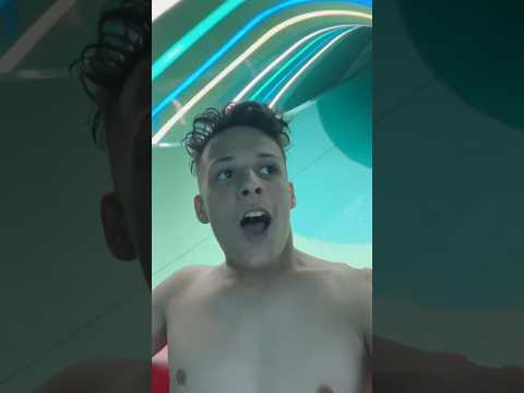 Seul dans un parc aquatique 😱