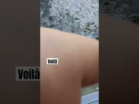 Bébé est coincée sur le toit 😆