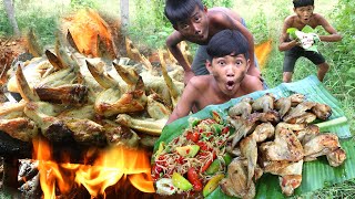 Survival Cooking Chicken Wings in the Wild | Primitive Boy's Authentic Wilderness Recipe!