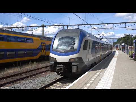 NS FLIRT 2226 keert op station Ede-Wageningen