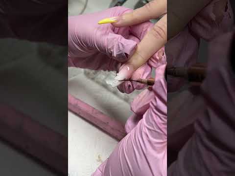 first day of fall but we are still doing summer nails ☀️🌼💛💍 #vacationnails #almondnails