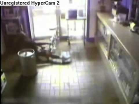 Viral Video Commentary: Worst Robbery Ever