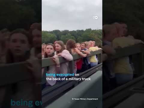 Time-lapse footage shows speed of Texas flash flood | DW News