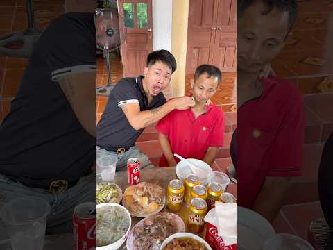 Chồng khờ lấy cho ông hàng xóm miếng thịt và phản ứng của ông