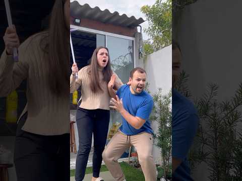 PAPAI NÃO ME DEIXA PEGAR A NOSSA FILHA! #shortsyoutube #shortvideo #comedia #humor