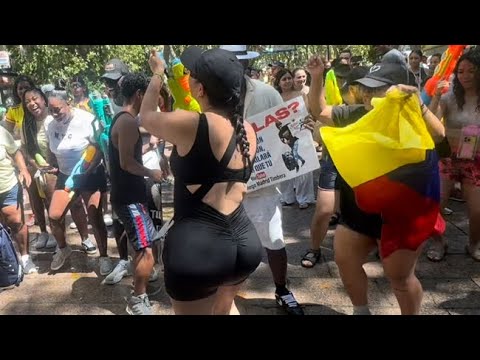 ”¡ Imposible  No Mirar! El Arte de Bailar de esta   Te Dejará Loco”  SALSA