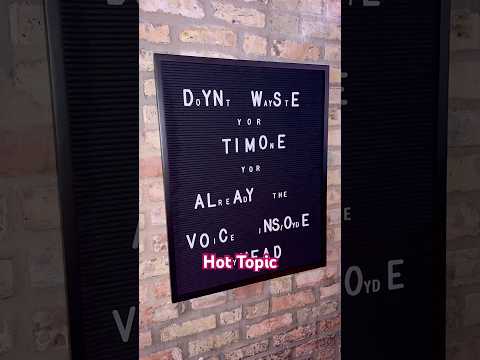 This Emo Christmas Bar in Chicago Is Unhinged 😂🖤