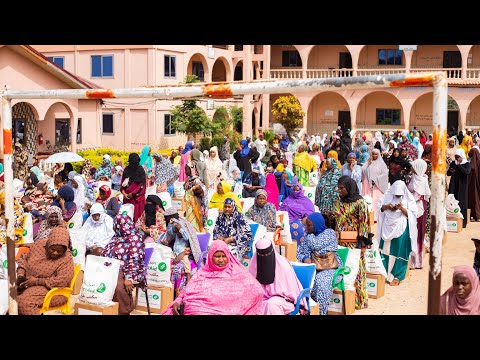 1,000 Families recieve food essentials From Abdullah Ahmed Al Uwaisi Social Center in Kumasi.