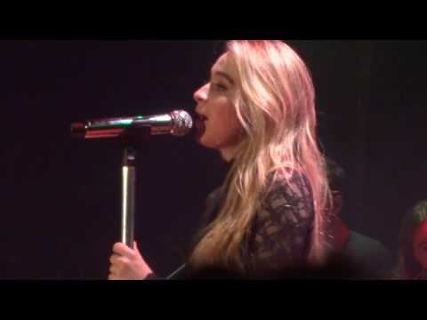 Sabrina Carpenter-Have Yourself A Merry Little Christmas(Live)