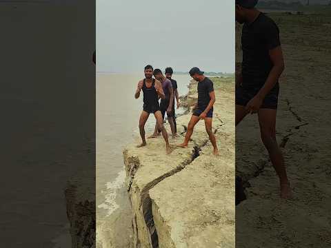please support kijiye A, A,...*shortreels#virdavan #flip #funny #comedy #viralreels#army #song