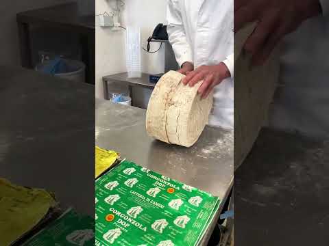 El queso más famoso de Italia 😱