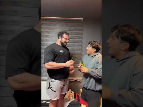 TUNA TAVUS VS GORİL FARUK 😱 SODA TEKLEME YARIŞI #shorts #tiktok #viral #fyp #challenge #trending