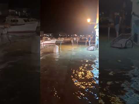 Hvar pod morem - CUNAMI!