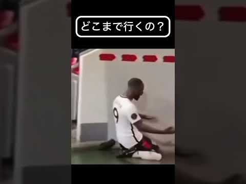 絶対的なパフォーマンスだけど何か違う気がするのは気のせいでしょうか? #music #nostalgia #funny #memes #remix