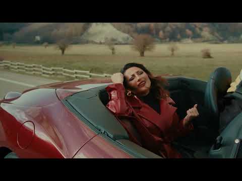 VMONSTER FEAT EMILIANA CANTONE - DIMME TU COMM' S' FA' (OFFICIAL VIDEO)