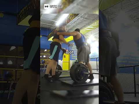 ĐANG DEADLIFT THÌ BỊ ĐUỔI RA KHỎI PHÒNG? #gymcỏ #bodybuilder  #bodybuilding  #sports  #gym